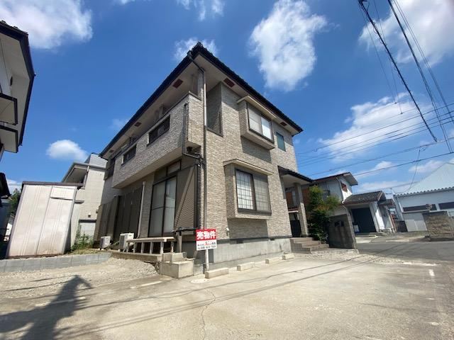 4LDK+S house in Oyama, Tochigi - Photo 1