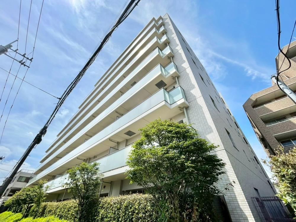 2LDK+S apartment in Kita Ward, Tokyo - Photo 1