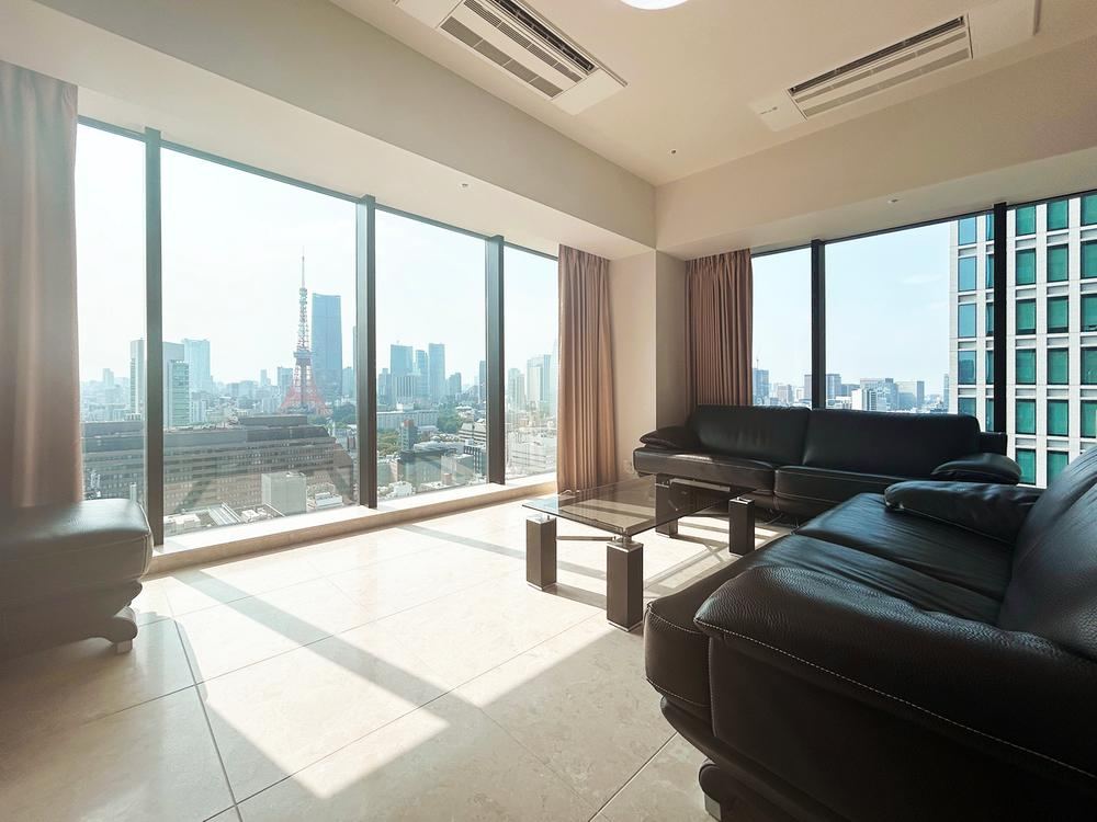 3LDK apartment in Minato Ward, Tokyo - Photo 1