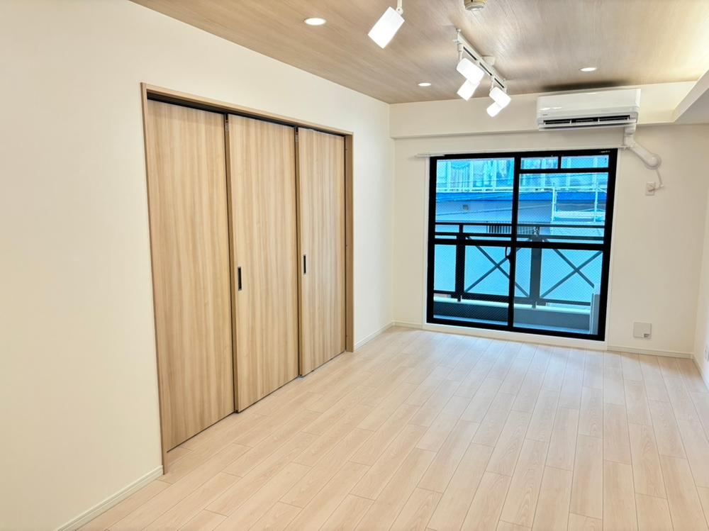 1LDK+S apartment in Tennoji Ward, Osaka - Photo 1