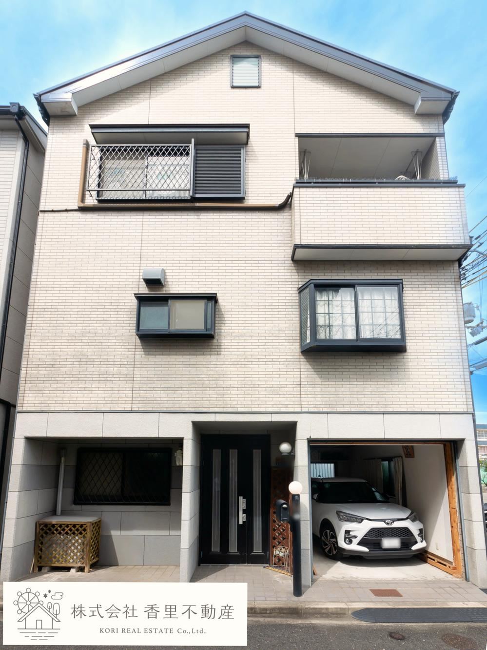 4LDK house in Neyagawa, Osaka - Photo 1