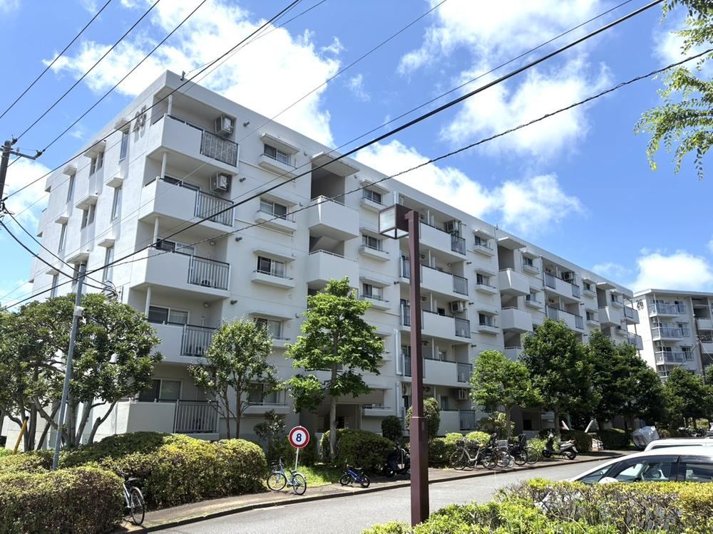 4LDK apartment in Fujisawa, Kanagawa - Photo 1