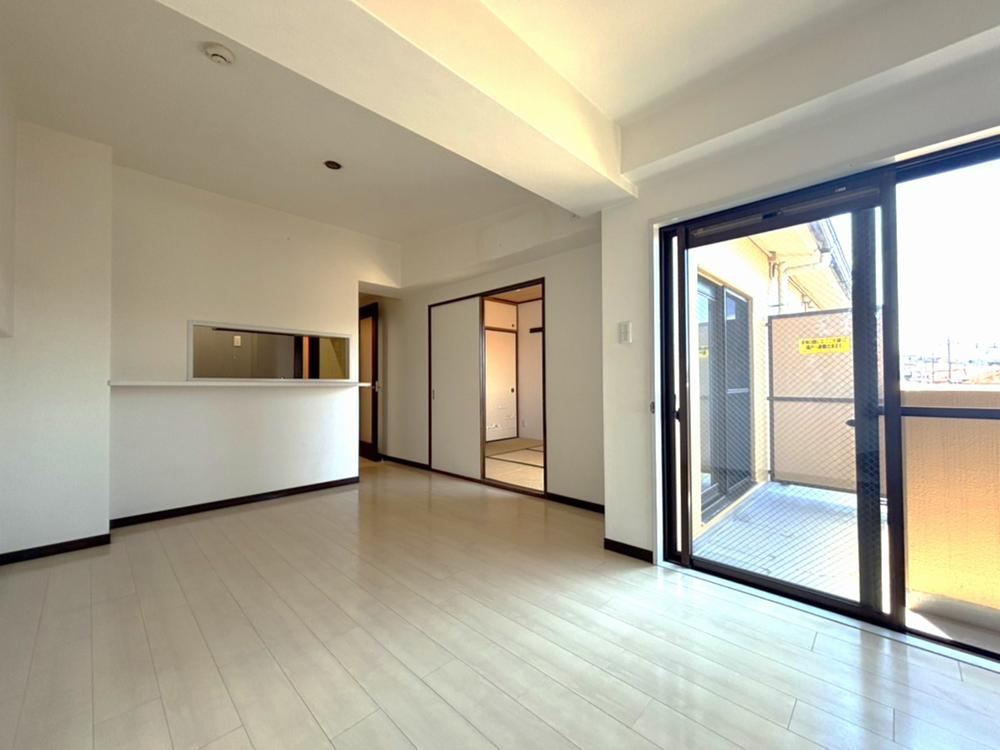 3LDK apartment in Isogo Ward, Yokohama, Kanagawa - Photo 1