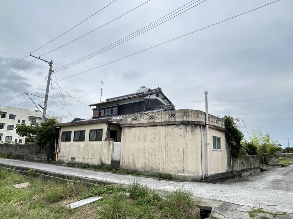 6LDK house in Matsuyama, Ehime - Photo 1