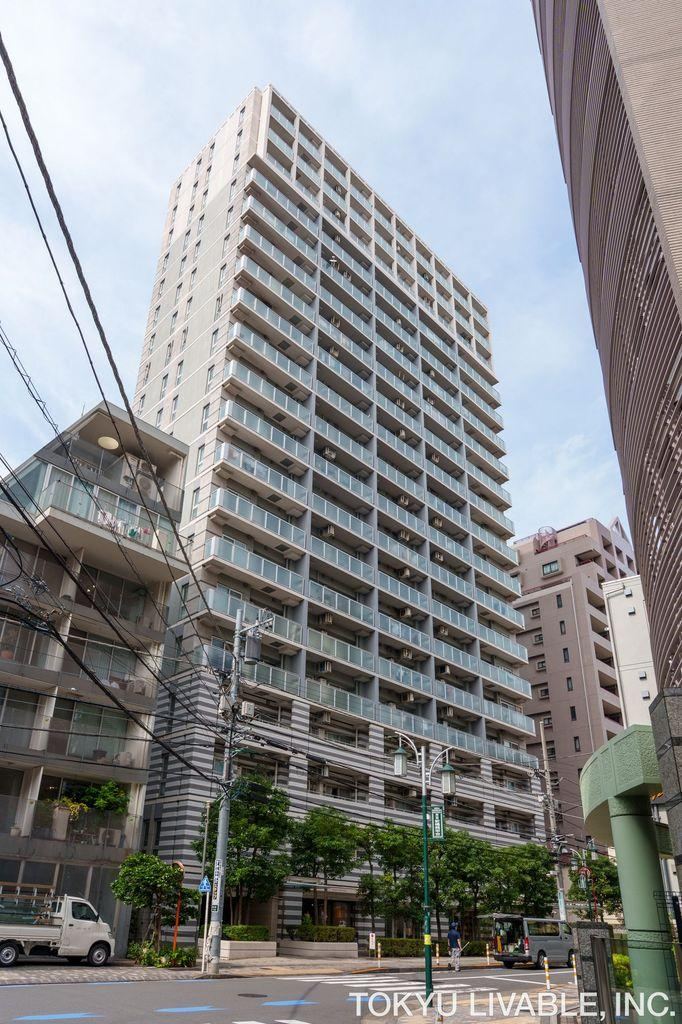 3LDK apartment in Shibuya Ward, Tokyo - Photo 1