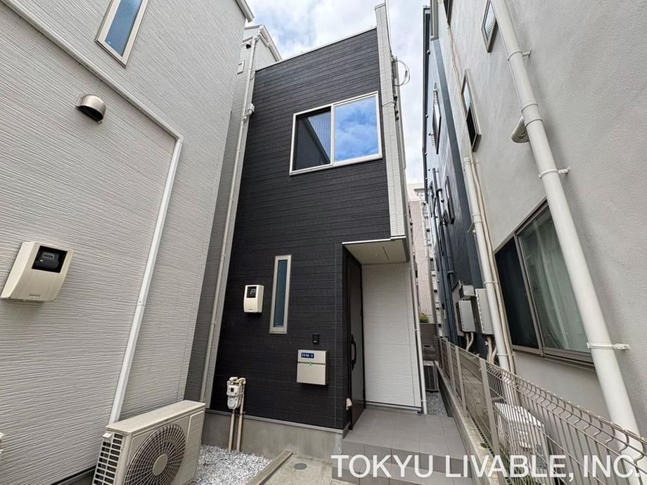 3LDK house in Isogo Ward, Yokohama, Kanagawa - Photo 1
