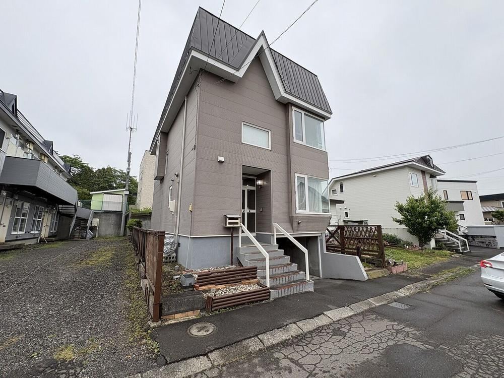 3LDK+S house in Chitose, Hokkaido - Photo 1
