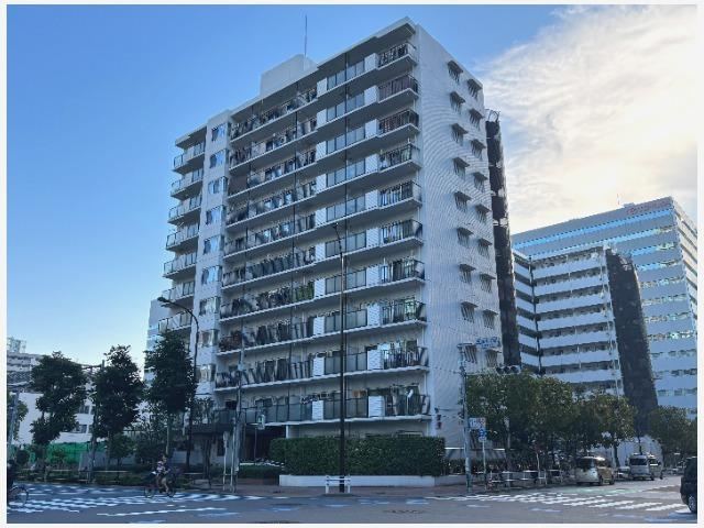 2LDK apartment in Minato Ward, Tokyo - Photo 1