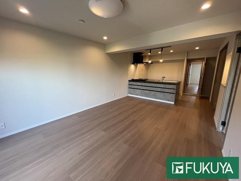 2LDK+S apartment in Suita, Osaka - Photo 1