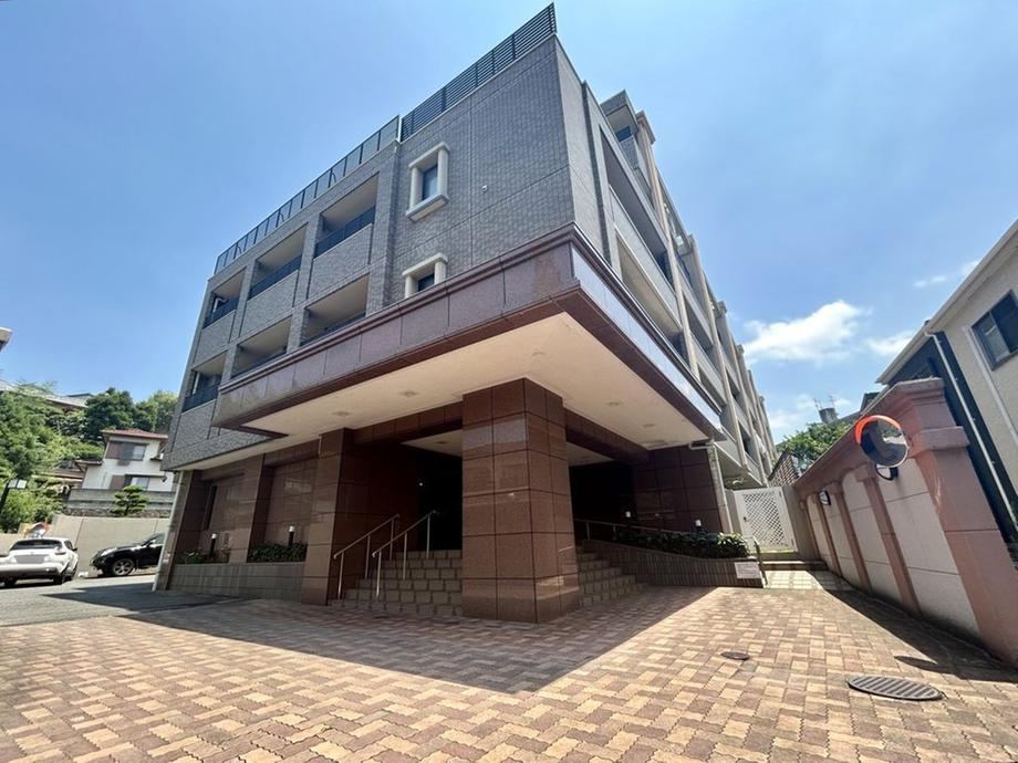 4LDK+S apartment in Jonan Ward, Fukuoka - Photo 1
