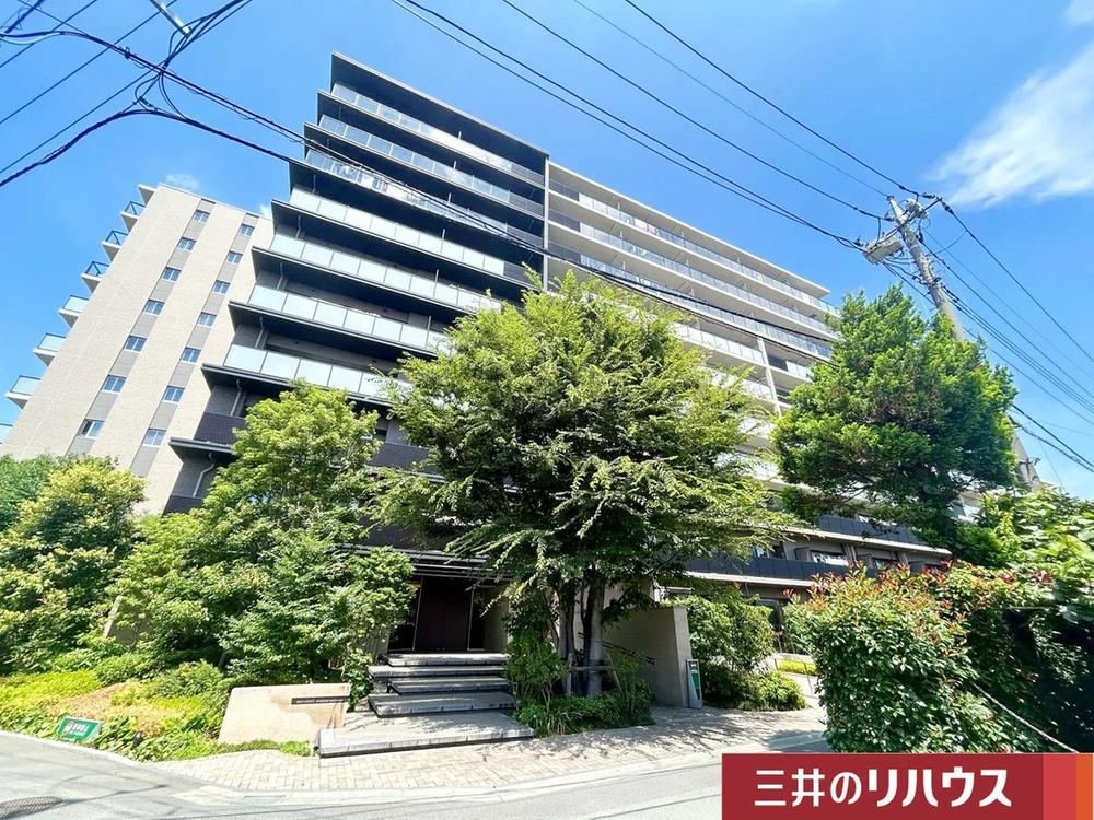 3LDK apartment in Akishima, Tokyo - Photo 1