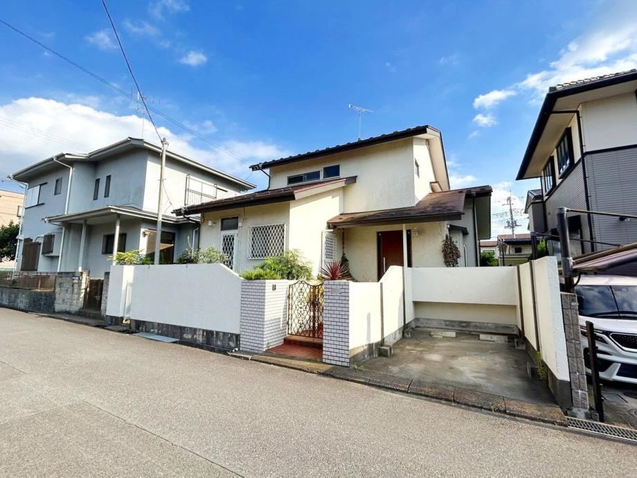 4LDK house in Toride, Ibaraki - Photo 1