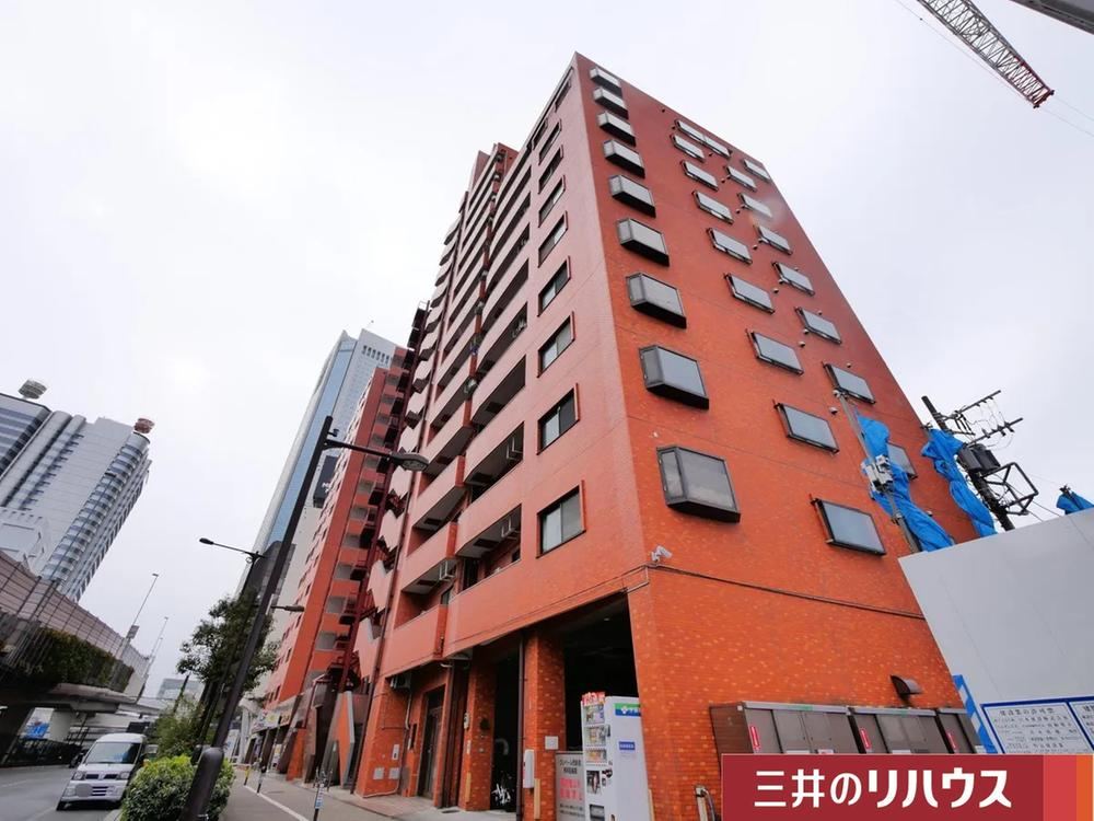 2LDK apartment in Shinjuku Ward, Tokyo - Photo 1