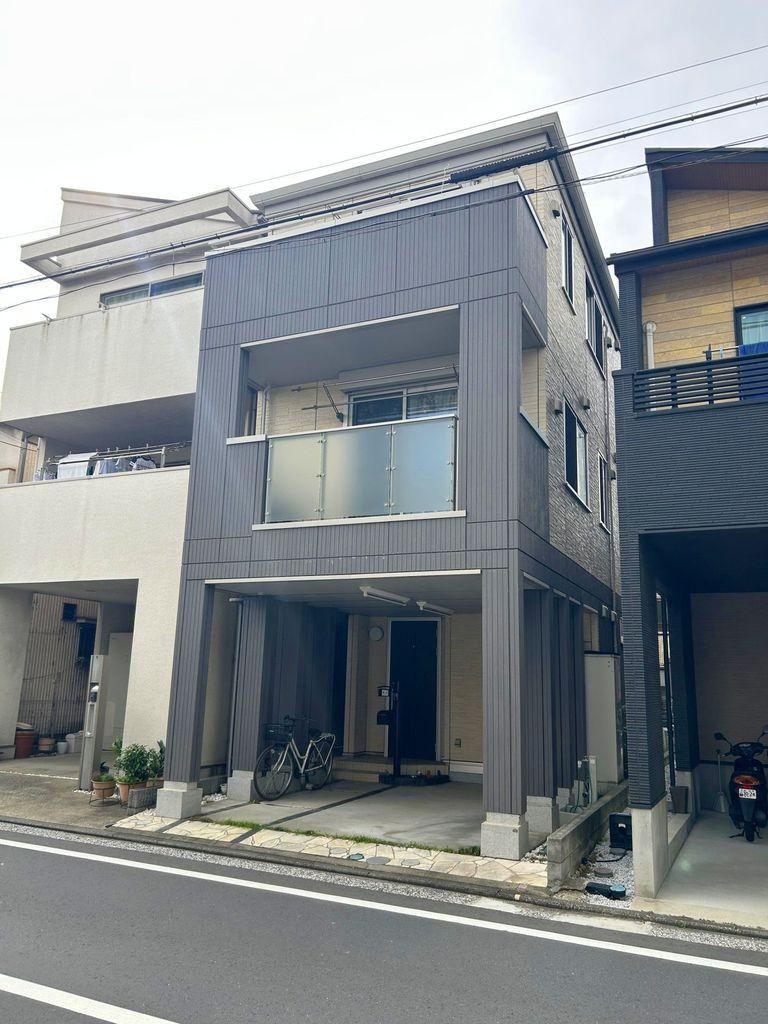 4LDK house in Isogo Ward, Yokohama, Kanagawa - Photo 1