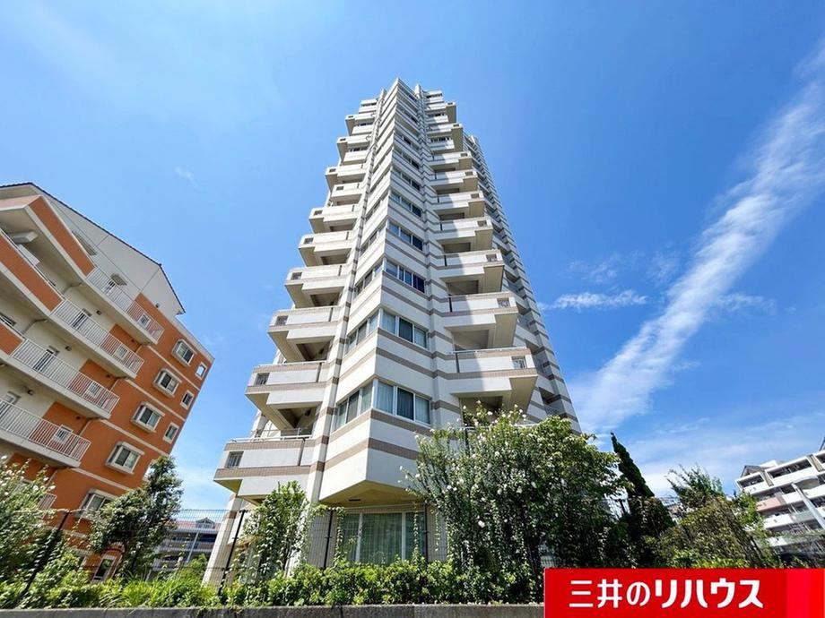 4LDK apartment in Hachioji, Tokyo - Photo 1