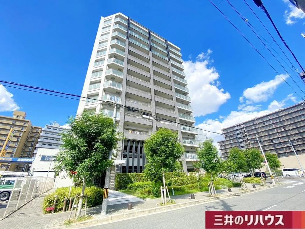 3LDK apartment in Nishiyodogawa Ward, Osaka - Photo 1