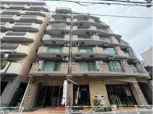 2LDK apartment in Shibuya Ward, Tokyo - Photo 1