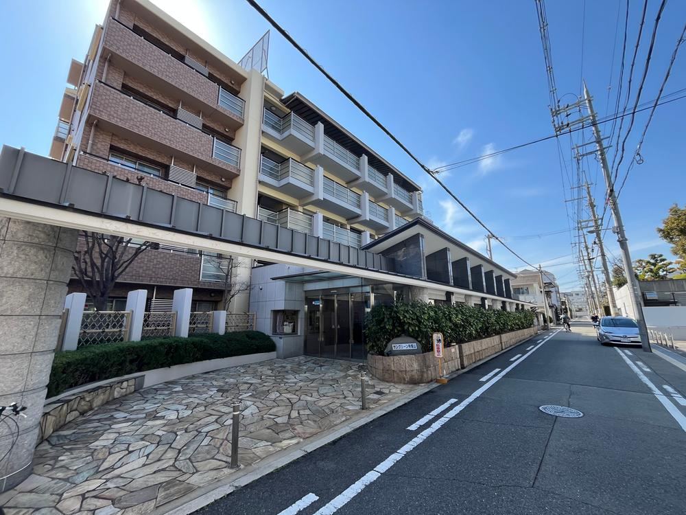 4LDK apartment in Sumiyoshi Ward, Osaka - Photo 1