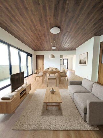 4LDK apartment in Onojo, Fukuoka - Photo 1