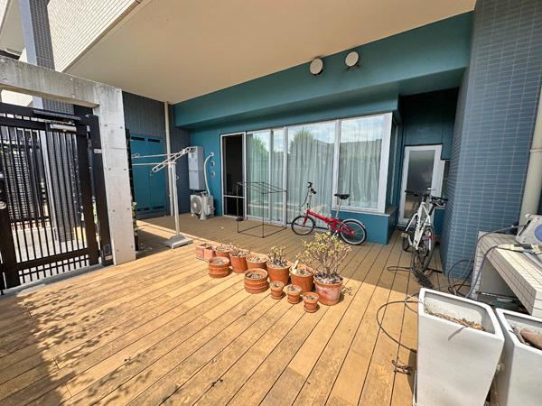 4LDK apartment in Mihama Ward, Chiba - Photo 1