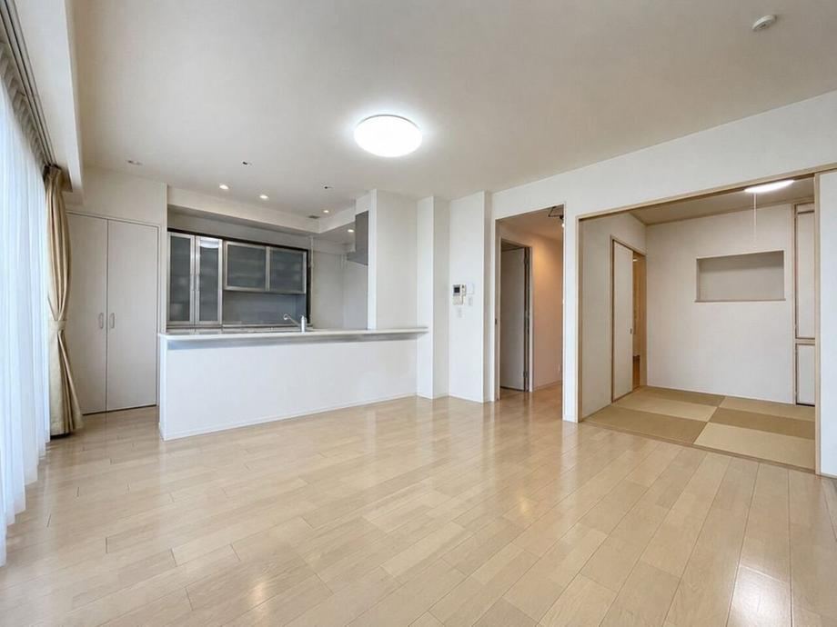 3LDK apartment in Owariasahi, Aichi - Photo 1