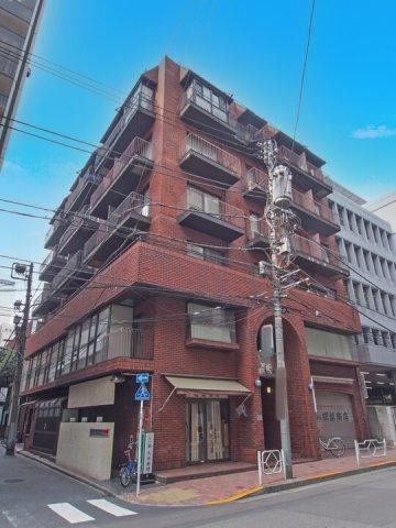 studio apartment in Chuo Ward, Tokyo - Photo 1