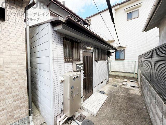 2DK house in Nishinomiya, Hyogo - Photo 1
