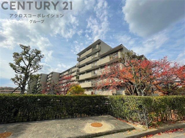 3LDK apartment in Nishinomiya, Hyogo - Photo 1