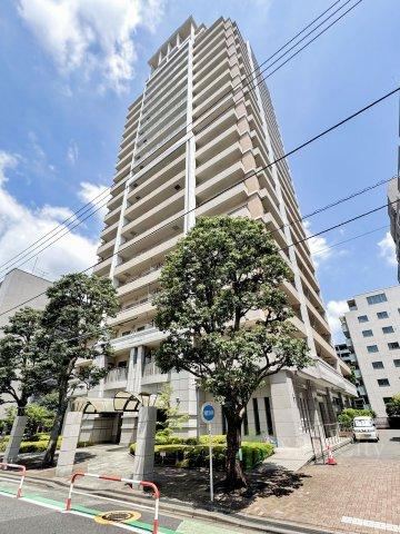 1LDK apartment in Shinjuku Ward, Tokyo - Photo 1