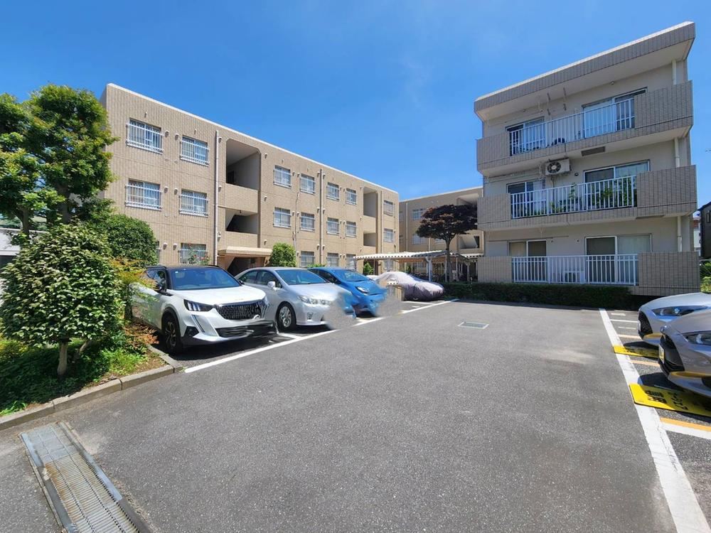 4LDK apartment in Nerima Ward, Tokyo - Photo 1