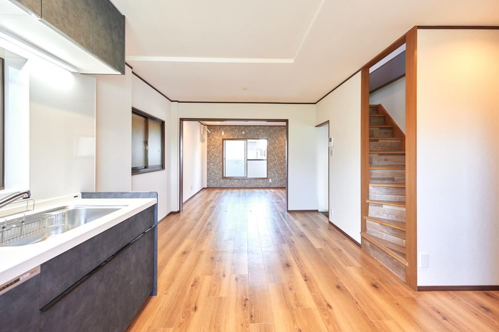 4LDK house in Suita, Osaka - Photo 1
