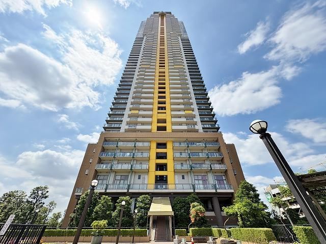 2LDK apartment in Kawaguchi, Saitama - Photo 1