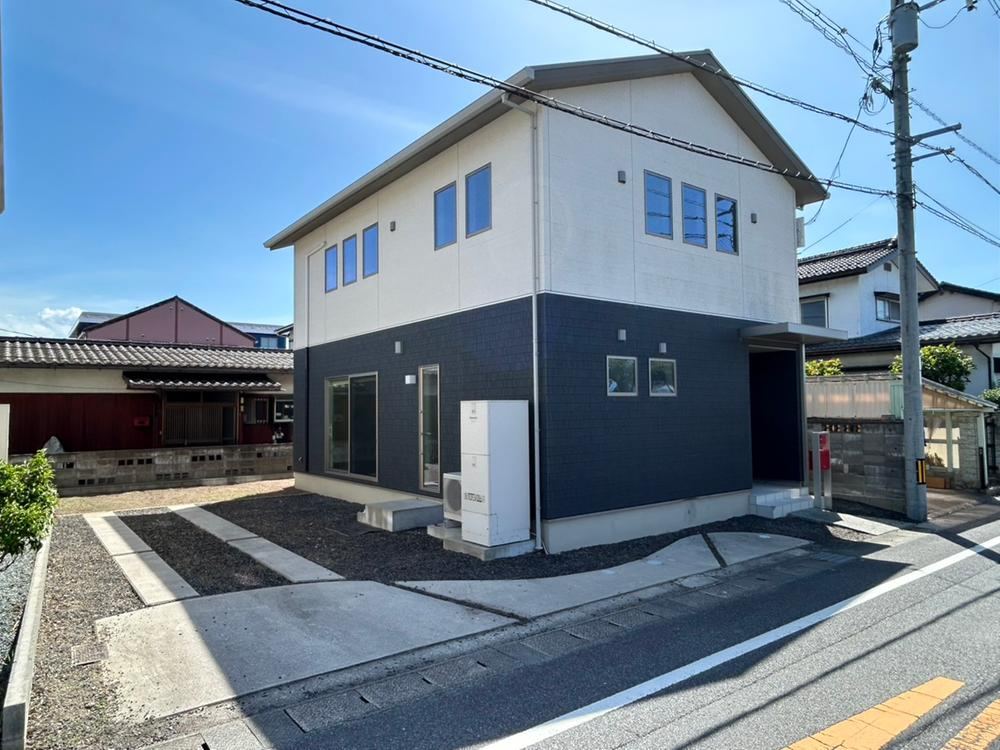 4LDK house in Yonago, Tottori - Photo 1
