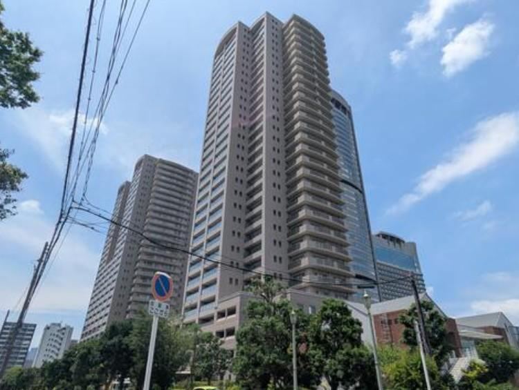 2LDK apartment in Kita Ward, Osaka - Photo 1