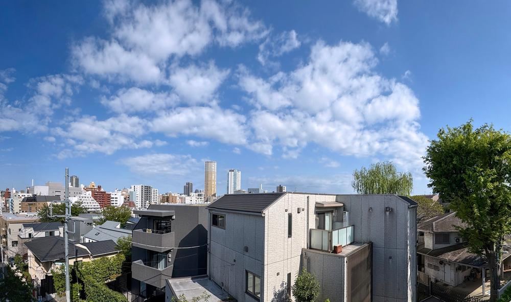 2LDK apartment in Meguro Ward, Tokyo - Photo 1
