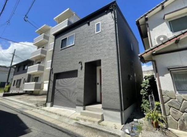 3LDK+S house in Yahatahigashi Ward, Kitakyushu, Fukuoka - Photo 1