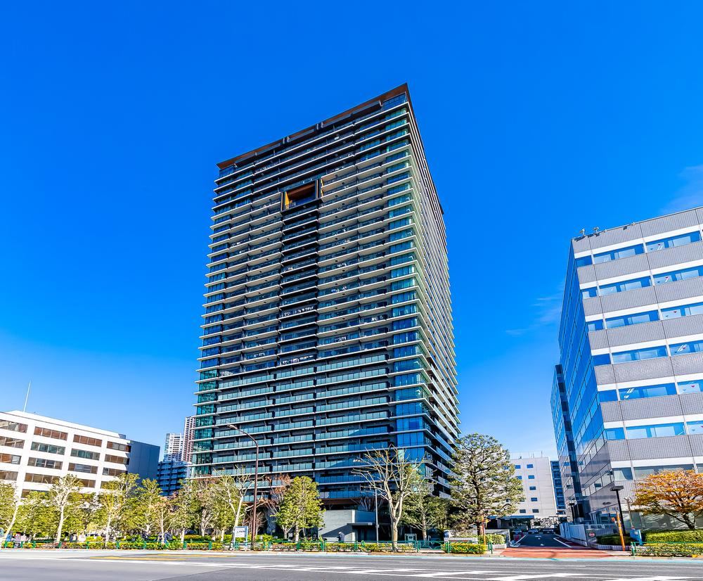 2LDK apartment in Minato Ward, Tokyo - Photo 1