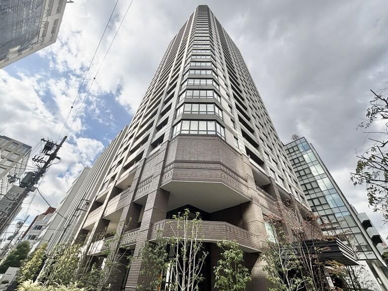 2LDK apartment in Chuo Ward, Osaka - Photo 1