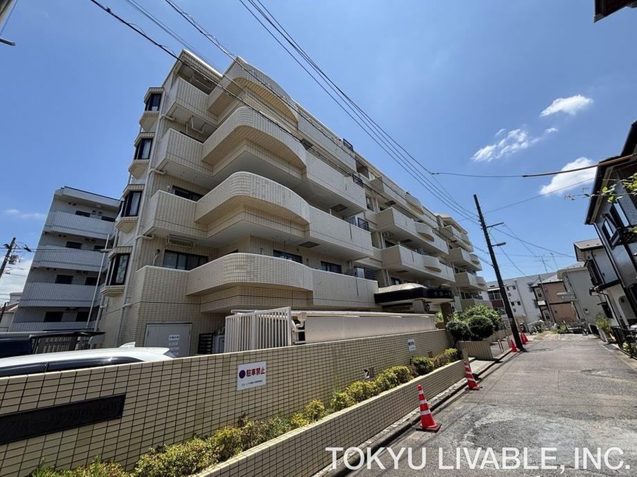 2DK apartment in Yamato, Kanagawa - Photo 1