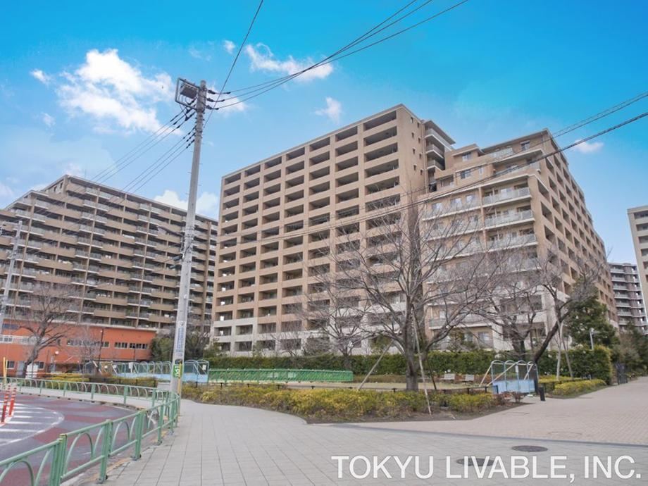3LDK apartment in Setagaya Ward, Tokyo - Photo 1