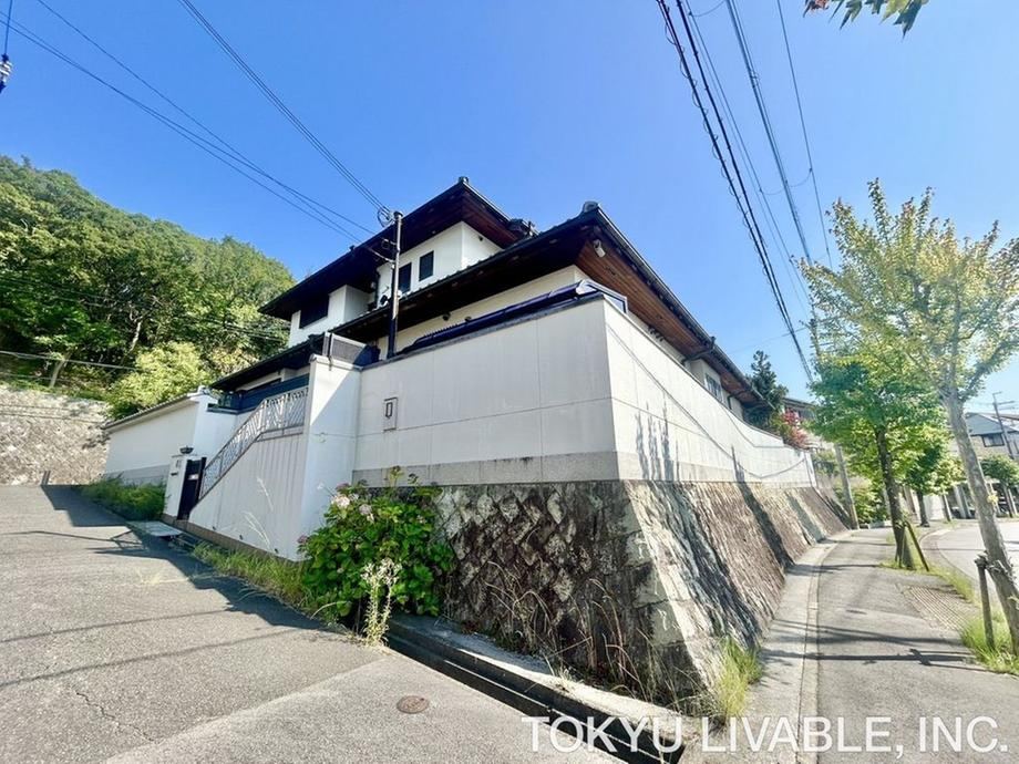 8LDK house in Suma Ward, Kobe, Hyogo - Photo 1