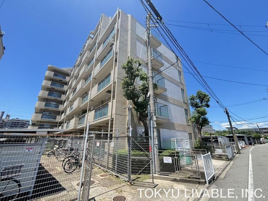 2DK apartment in Amagasaki, Hyogo - Photo 1