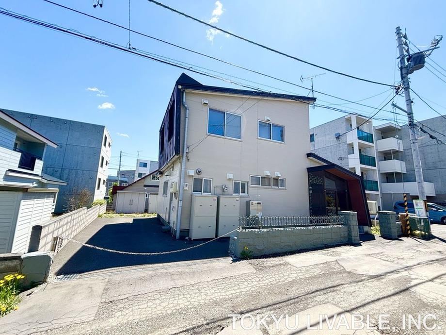 298 m² land in Nishi Ward, Sapporo, Hokkaido - Photo 1