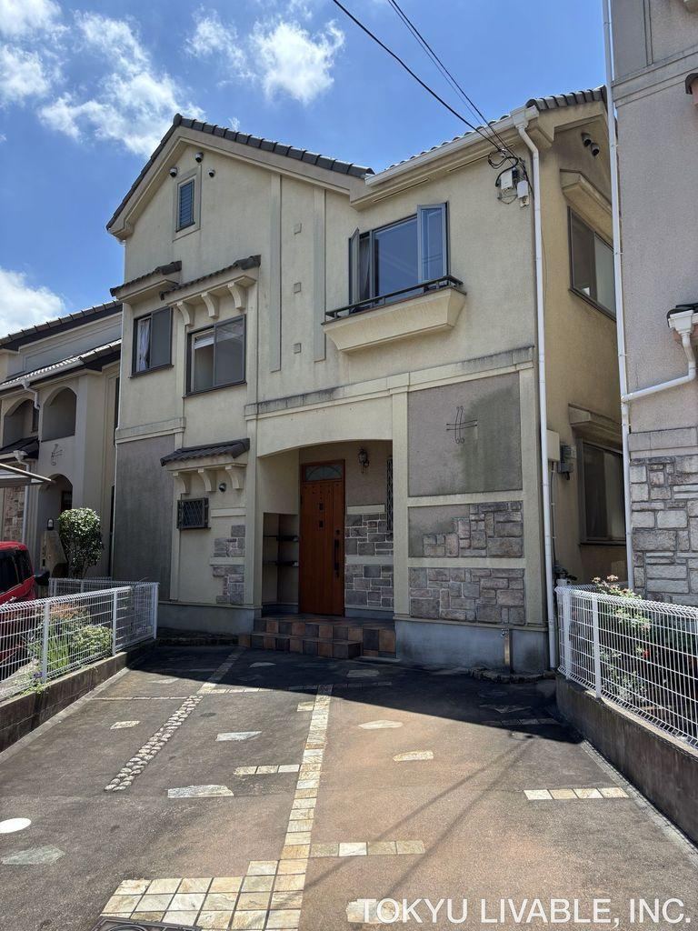 4LDK+S house in Tsurumi Ward, Osaka - Photo 1