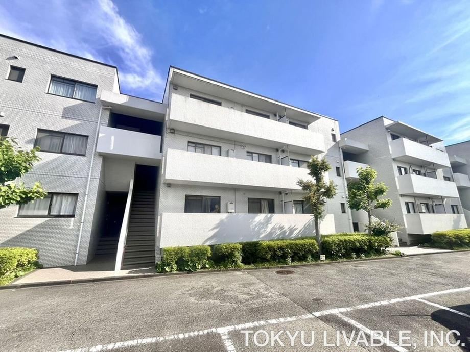 2LDK apartment in Hayama, Miura District, Kanagawa - Photo 1