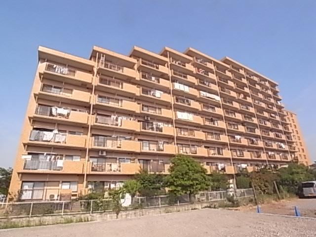3LDK apartment in Chigasaki, Kanagawa - Photo 1
