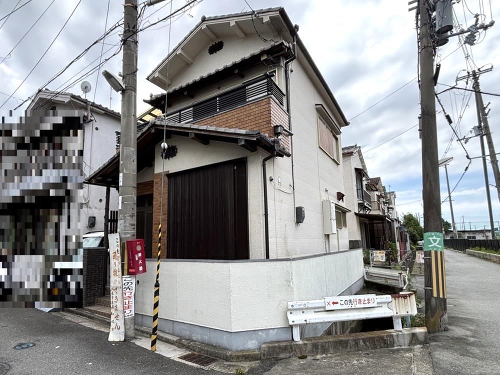 4LDK house in Yao, Osaka - Photo 1