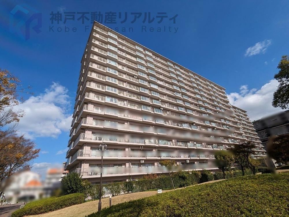 3LDK apartment in Nishi Ward, Kobe, Hyogo - Photo 1