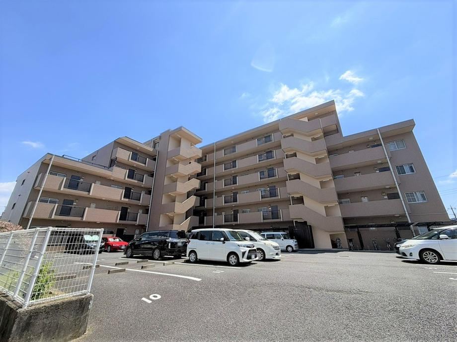 2LDK+S apartment in Matsudo, Chiba - Photo 1