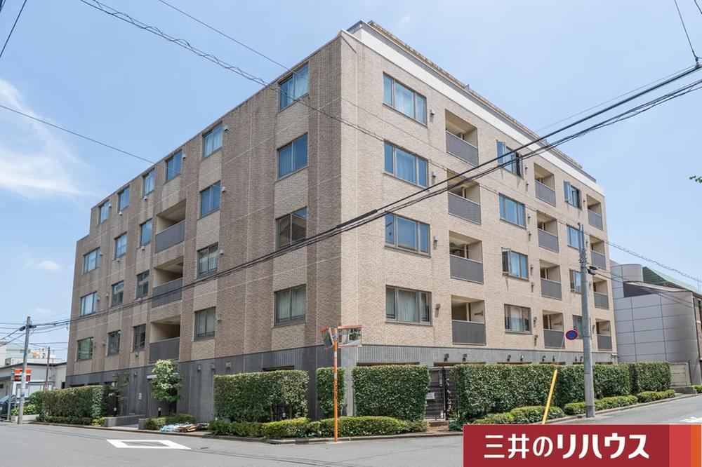 1LDK apartment in Shibuya Ward, Tokyo - Photo 1